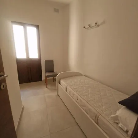 House Сенглея